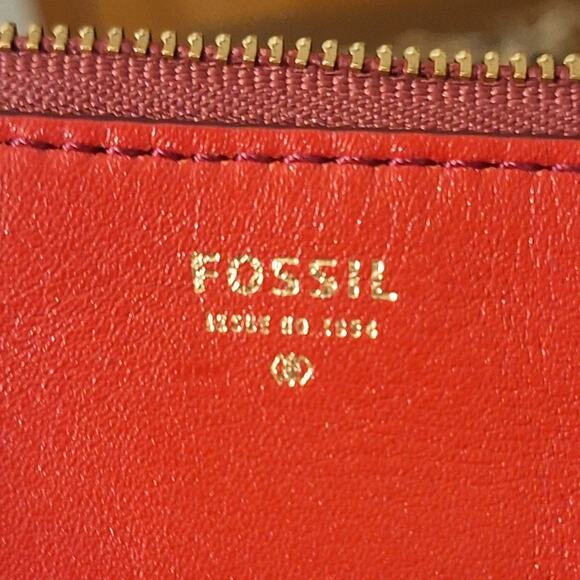 Fossil Wristlet 7" x 5" Red Fuschia Leather Colorblock Clutch Classic Retro - Picture 3 of 9
